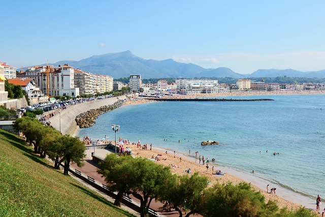 Quelles sont les idées d’activités à faire entre amis lors d’un week-end en bord de mer au Pays basque ?